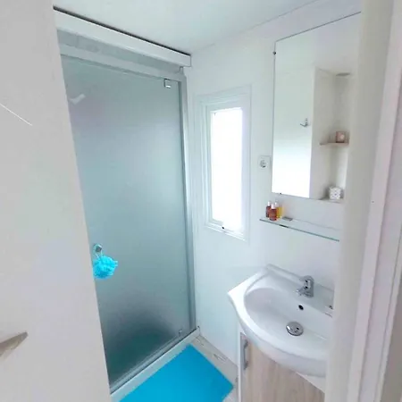 Holiday home Confortable A Avec Piscine Partagee