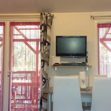 Holiday home Confortable A Avec Piscine Partagee